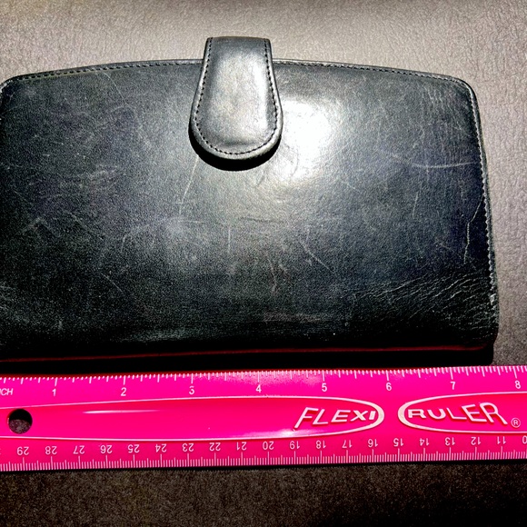 Vintage Coach wallet. - Picture 1 of 9